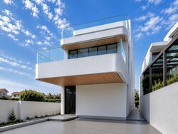 Grove Avenue (D10), Semi-Detached #555078841